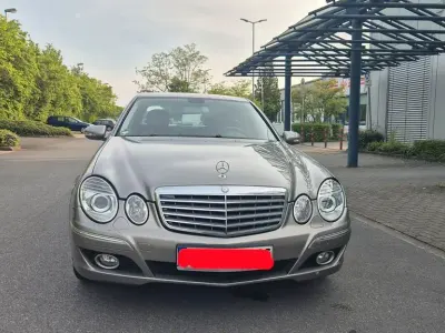 Gebraucht Mercedes E220 Elegance 170 PS (125 kW) 2008 Beige Limousine