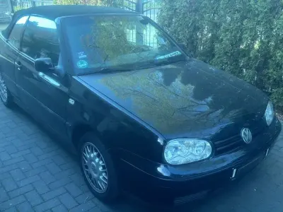 Usata VW Golf Cabriolet Trendline 116 CV (85 kW) 2001 Nero Cabrio