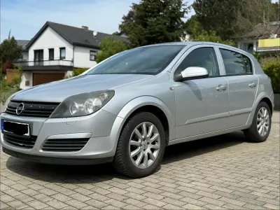Gebraucht Opel Astra 90 PS (66 kW) 2005 Silber Kleinwagen