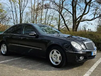 Używany Mercedes E280 Elegance 231 KM (169 kW) 2007 Czarny Sedan/Limuzyna