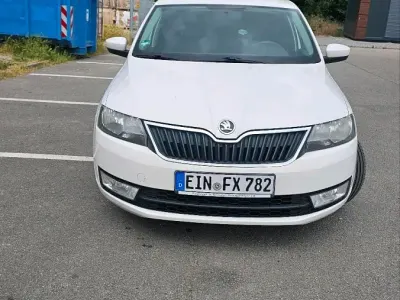 Gebraucht Skoda Rapid 104 PS (76 kW) 2013 Weiß Kleinwagen