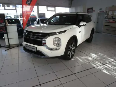 Używany Mitsubishi Outlander P-HEV Edition 306 KM (225 kW) 2026 Biały SUV