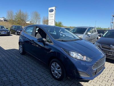 Gebraucht Ford Fiesta Ambiente 60 PS (44 kW) 2014 Blau Kleinwagen