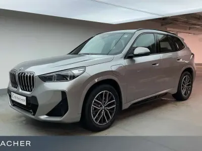Neu BMW X1 Performance 245 PS (180 kW) 2026 Spacesilber metallic SUV