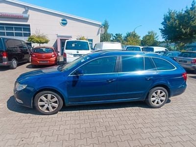 Gebraucht Skoda Superb Ambition 140 PS (102 kW) 2013 Blau Kombi