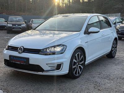 Gebraucht VW Golf VII GTE 150 PS (110 kW) 2016 Oryxweiß perlmutteffekt Limousine