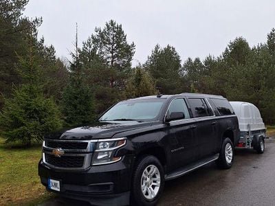 Schwarz Gebraucht 2013 Chevrolet Suburban SUV | 26.000 €