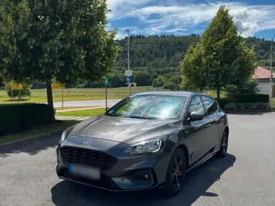 Gebraucht Ford Focus ST-Line 125 PS (91 kW) 2020 Grau Limousine