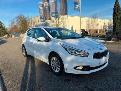 Gebraucht Kia Ceed 99 PS (72 kW) 2013 Weiß Kleinwagen