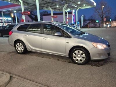 Gebraucht Opel Astra 140 PS (102 kW) 2012 Silber Kombi