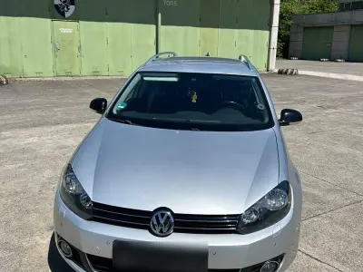 Gebraucht VW Golf VI Style 109 PS (80 kW) 2011 Silber Kombi