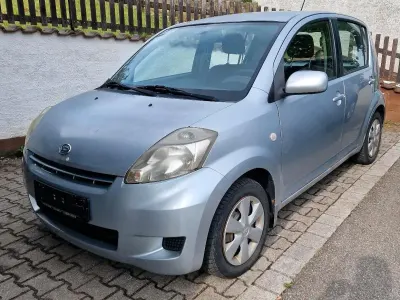 Gebraucht Daihatsu Sirion 70 PS (51 kW) 2008 Silber Kleinwagen