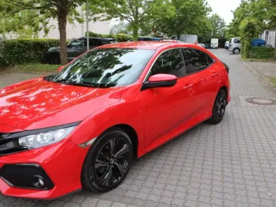 Gebraucht Honda Civic Elegance 129 PS (94 kW) 2018 Liberty rally red Limousine