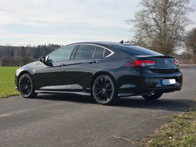 Gebraucht Opel Insignia Ultimate 200 PS (147 kW) 2018 Schwarz Limousine