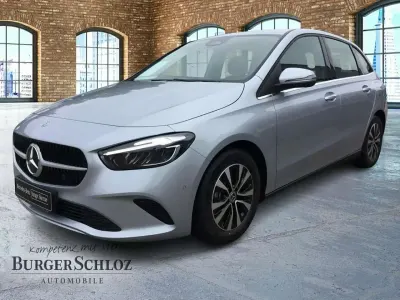 Gebraucht Mercedes B180 136 PS (100 kW) 2025 Metalliclack hightechsilber Kleinwagen