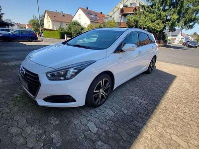 Gebraucht 2015 Hyundai i40 Style Kombi | 9.799 € (Etwas zu teuer)