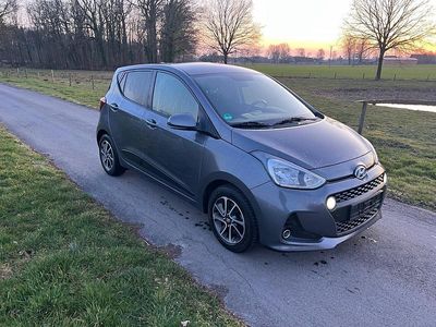 Gebraucht Hyundai i10 Style 67 PS (49 kW) 2018 Schwarz Kleinwagen