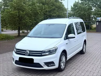 Używany VW Caddy Maxi 150 KM (110 kW) 2017 Biały Minivan