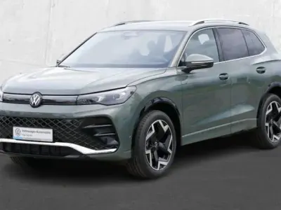 Neu VW Tiguan R-line 150 PS (110 kW) 2026 Grün SUV