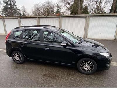 Gebraucht Hyundai i30 Edition 90 PS (66 kW) 2011 Kombi