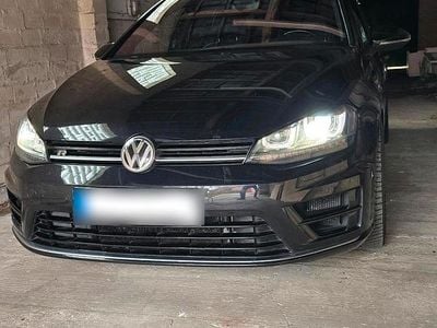 Second-hand VW Golf VII R 300 CP (220 kW) 2017 Negru Berlinǎ