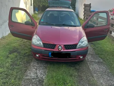 Gebraucht Renault Clio II 75 PS (55 kW) 2002 Rot Kleinwagen