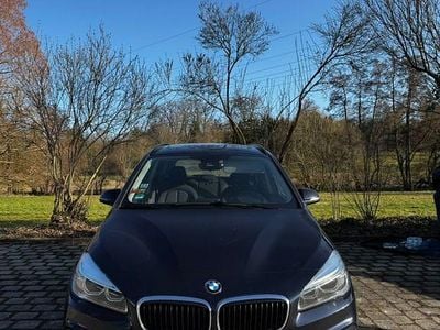 Gebraucht BMW 220 Gran Tourer Luxury Line 190 PS (139 kW) 2017 Blau Van / Kleinbus