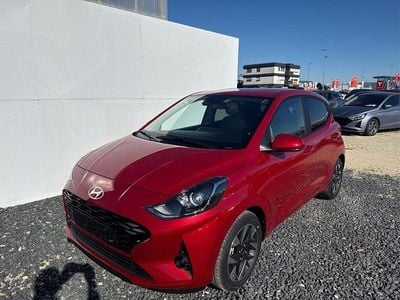 Neu Hyundai i10 Premium 77 PS (56 kW) 2025 Rot Kleinwagen