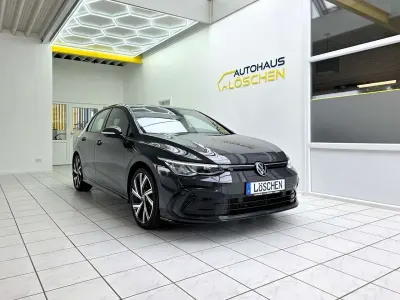 Gebraucht VW Golf VIII R-line 131 PS (96 kW) 2024 Grau Limousine