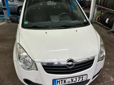 Gebraucht Opel Agila 68 PS (50 kW) 2010 Weiß Kleinwagen