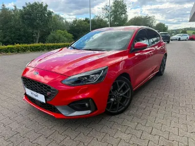 Gebraucht Ford Focus ST 280 PS (205 kW) 2019 Rot Limousine
