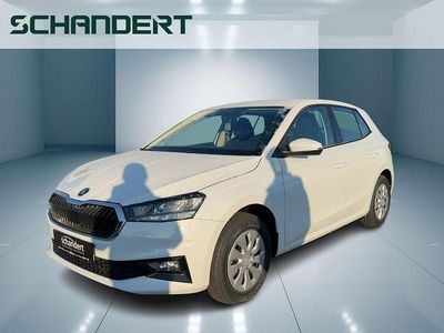 Moonweiss metallic Neu 2026 Skoda Fabia Essence Limousine | 21.550 € (Etwas zu teuer)