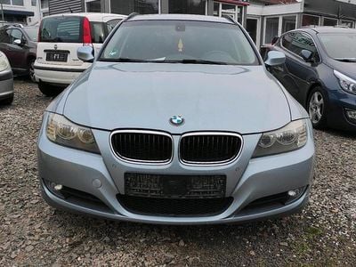 Gebraucht BMW 318 143 PS (105 kW) 2010 Blau Kombi