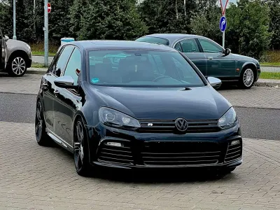 Gebraucht VW Golf VI R 271 PS (199 kW) 2011 Schwarz Kleinwagen