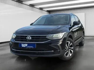 Gebraucht VW Tiguan Active 150 PS (110 kW) 2023 Schwarz SUV