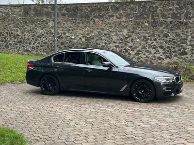 Grau Gebraucht 2017 BMW 530 Limousine | 26.500 €