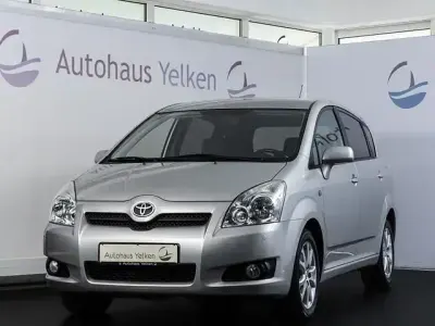 Gebraucht Toyota Corolla Verso 129 PS (94 kW) 2009 Silber Van / Kleinbus