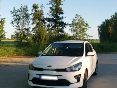 Gebraucht Kia Rio 84 PS (61 kW) 2021 Weiß Limousine