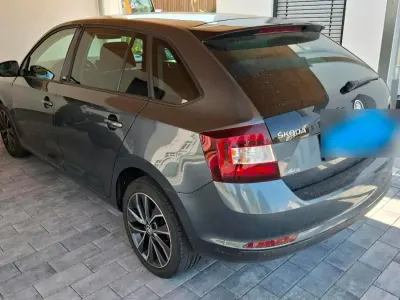 Gebraucht Skoda Rapid 90 PS (66 kW) 2015 Grau Kleinwagen
