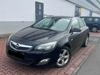 Gebraucht Opel Astra 179 PS (131 kW) 2010 Schwarz Limousine