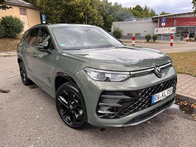 Second-hand VW Tayron R-line 193 CP (141 kW) 2025 Verde SUV