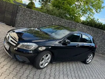 Gebraucht Mercedes A200 Urban 156 PS (114 kW) 2014 Schwarz Limousine