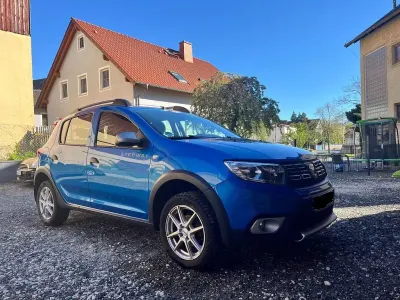 Usata Dacia Sandero Essentiel 90 CV (66 kW) 2018 Blu Berlina