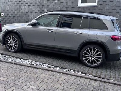Mercedes GLB220