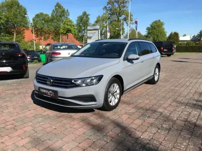 Gebraucht VW Passat 150 PS (110 kW) 2022 Grau Kombi