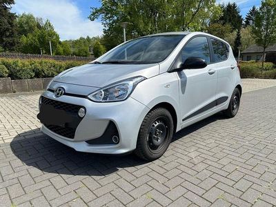 Usata Hyundai i10 Trend 67 CV (49 kW) 2018 Argento Utilitaria