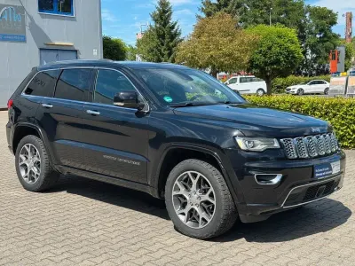 Gebraucht Jeep Grand Cherokee Overland 250 PS (183 kW) 2020 Diamond black SUV