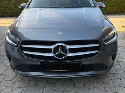 Gebraucht Mercedes B250e 160 PS (117 kW) 2021 Grau Van / Kleinbus