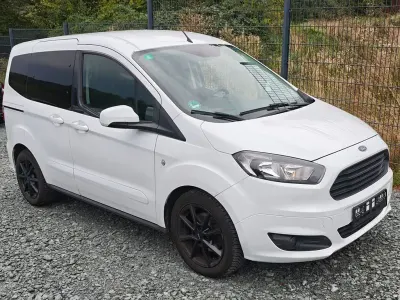Gebraucht Ford Tourneo Courier 101 PS (74 kW) 2018 Weiß Van / Kleinbus