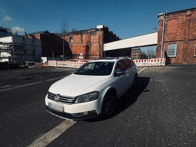 Gebraucht VW Passat Alltrack 160 PS (117 kW) 2012 Weiß Kombi